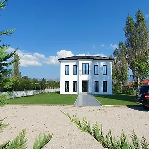 Hotel Nerium Garden Tirana Airport, Rinas